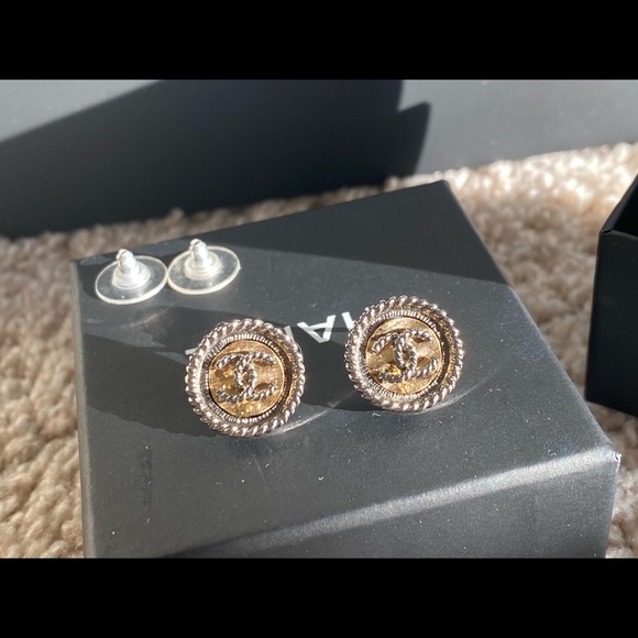 Chanel Round CC Crystal Earrings - Picture 4 of 6